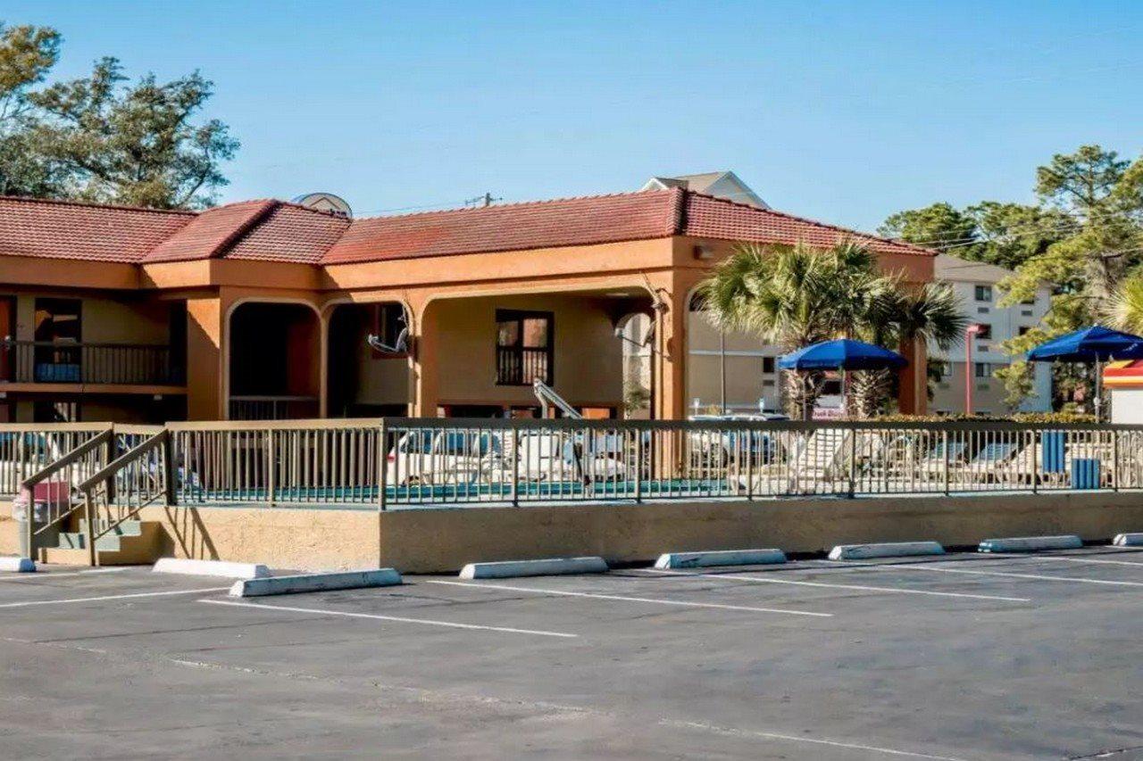 Econo Lodge Panama City Eksteriør billede