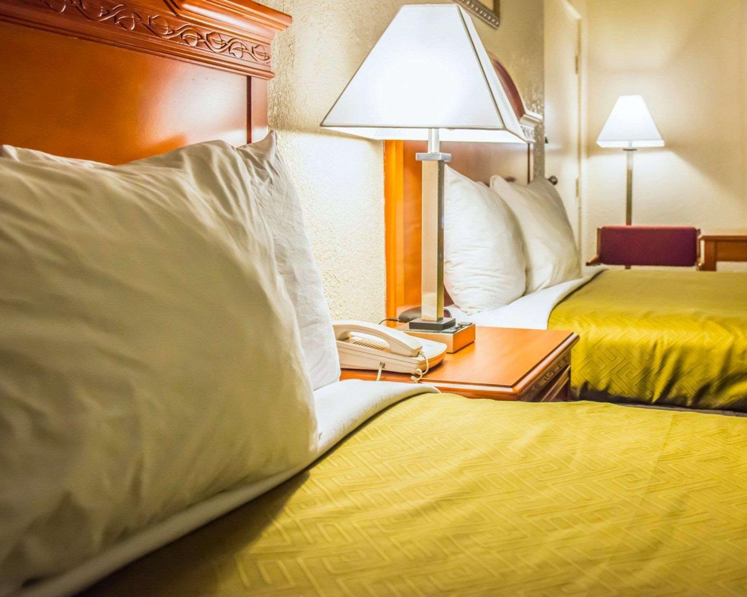 Econo Lodge Panama City Eksteriør billede