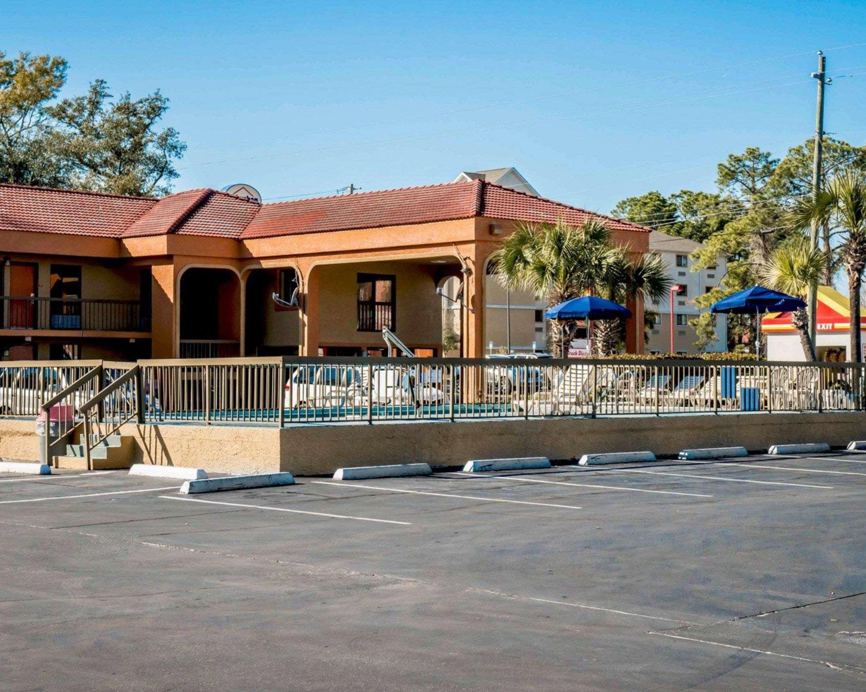 Econo Lodge Panama City Eksteriør billede