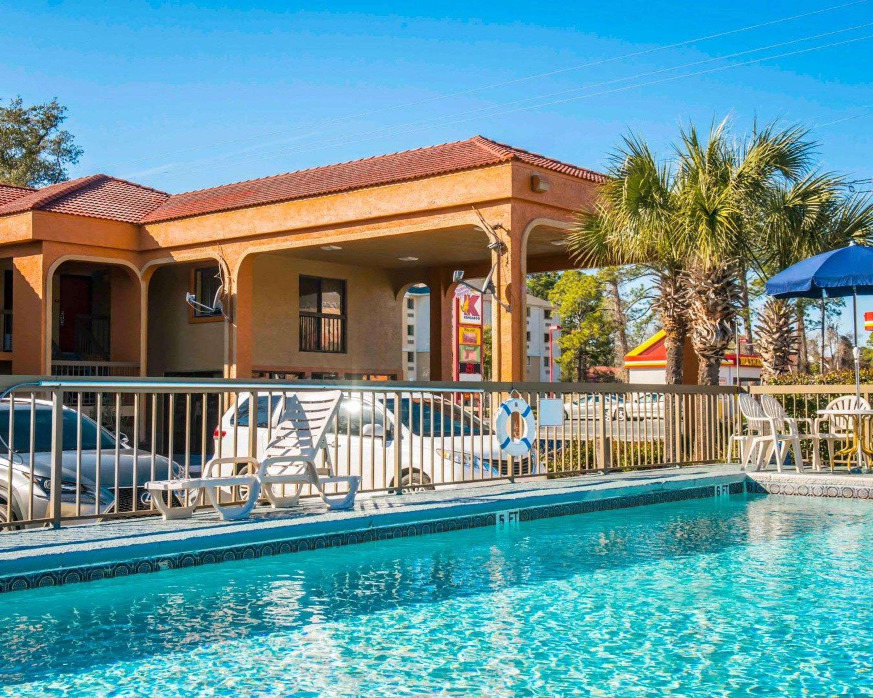 Econo Lodge Panama City Eksteriør billede