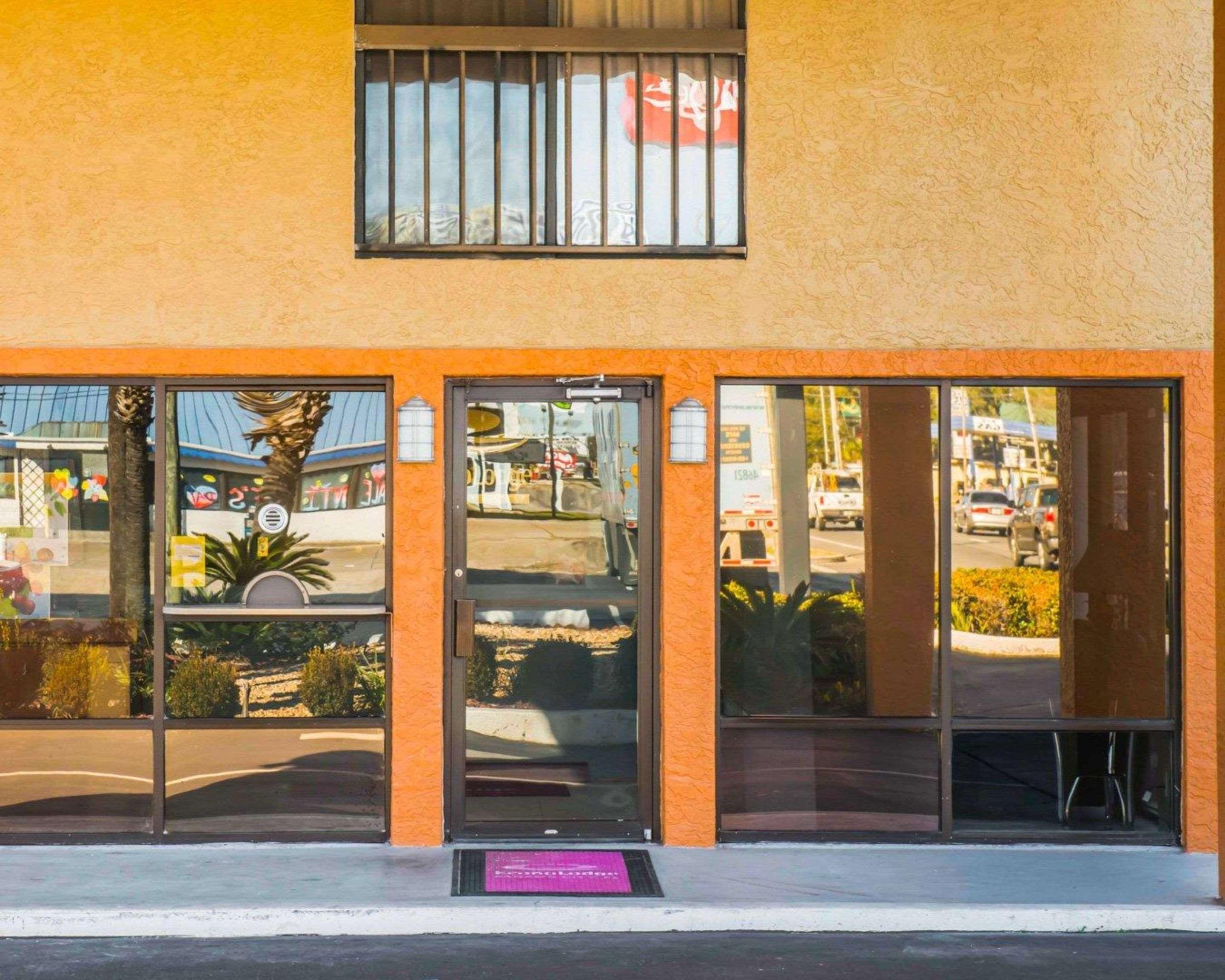 Econo Lodge Panama City Eksteriør billede